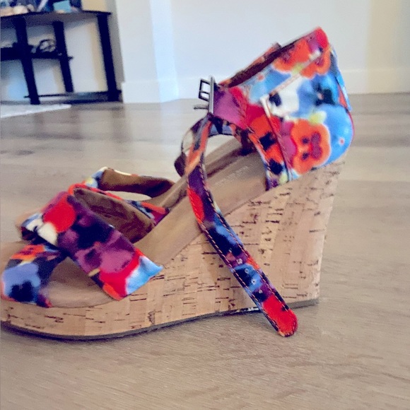 [Toms] Colorful Printed Hemp Strappy Floral Cork Wedge Sandals - Women’s Size 9 - Picture 7 of 11